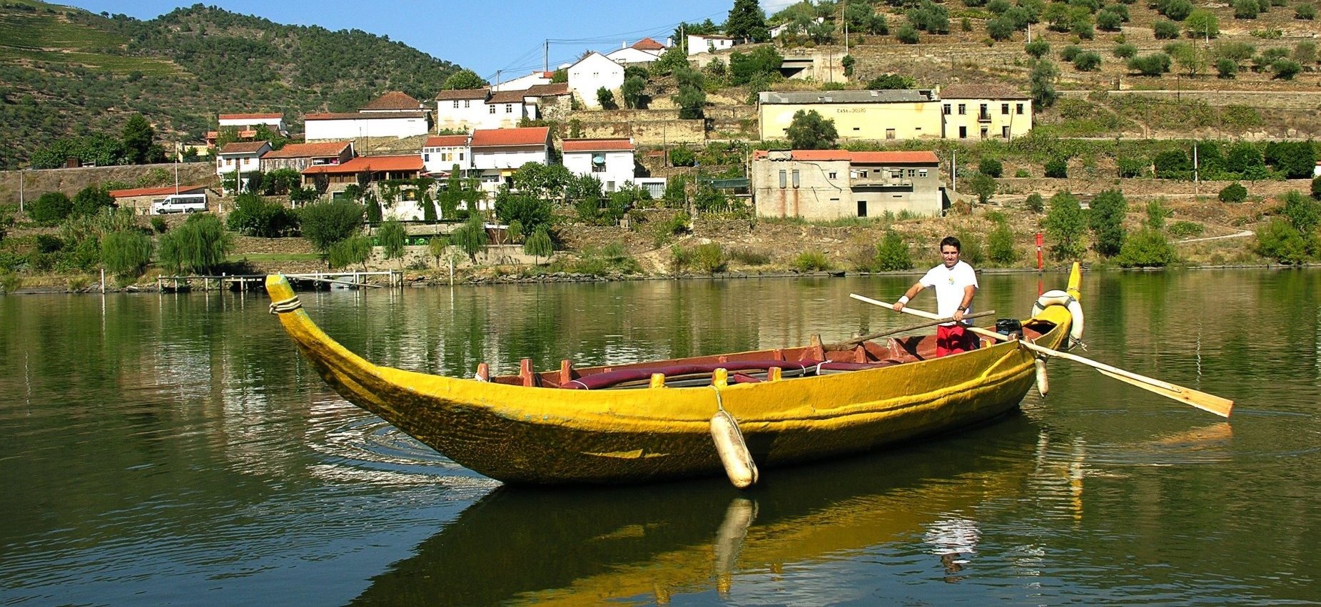 Douro River Cruise » On your private Rabelo experience the valleys