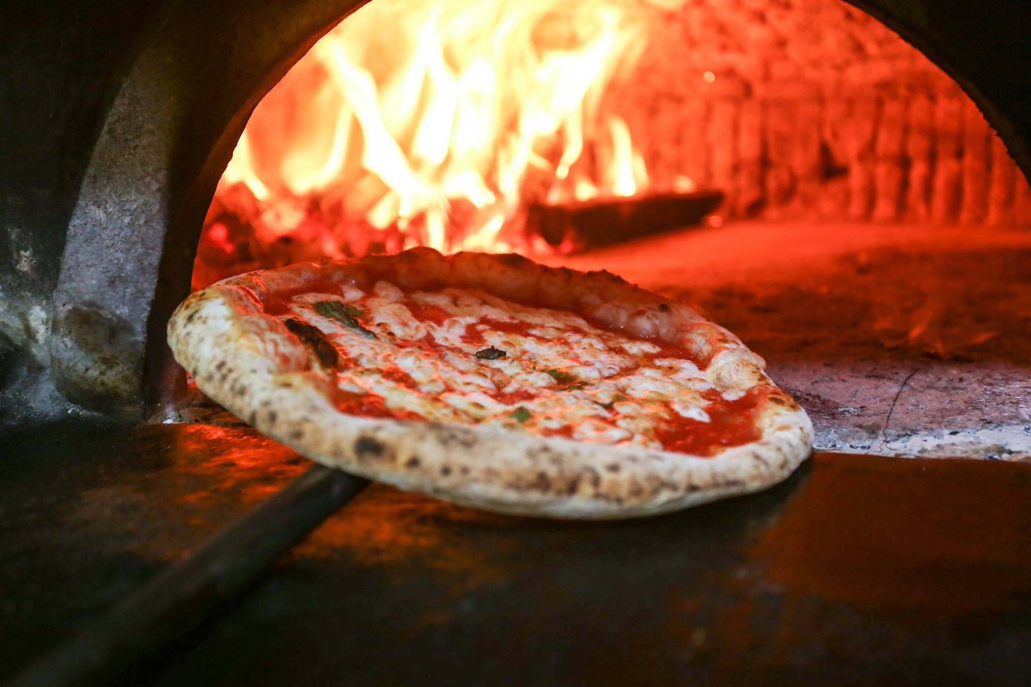 Top 10 Pizzerias in Naples, Italy Home to the World's Finest Pizza