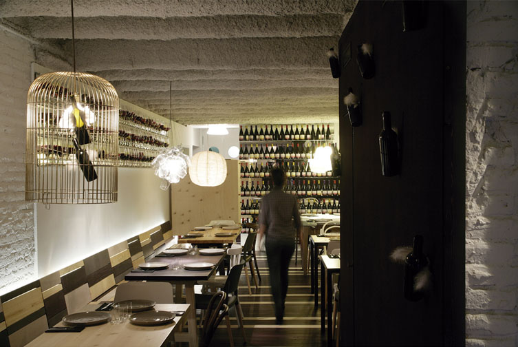 does barcelona wine bar have happy hour