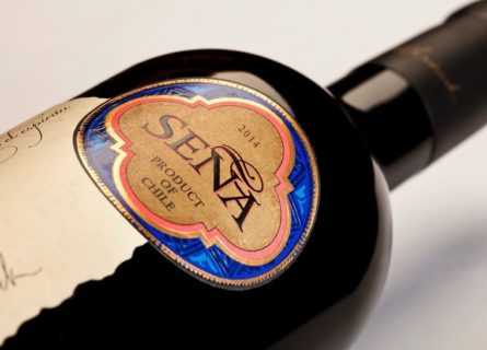 Seña is a unique Bordeaux-style red blend with a very Chilean soul. Its predominant variety is Cabernet Sauvignon, while Carmenere clearly ties it to Chile.