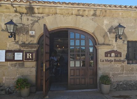 Vieja Bodega restaurant: Michelin Star dining in wine country